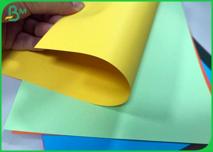 Φωτεινό/σκοτεινό έγγραφο Rames χρώματος 80gsm 180gsm Μανίλα Kraft πινάκων Origami μεγέθους Α1