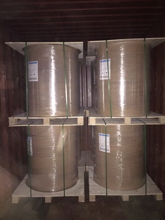 Το PE έντυσε το υψηλό έγγραφο 300gsm Kradt ακαμψίας καφετί για το take-$l*away κιβώτιο τροφίμων Το PE έντυσε το υψηλό έγγραφο 300gsm Kradt ακαμψίας καφετί για το take-$l*away κιβώτιο τροφίμων