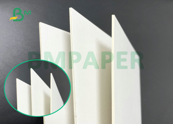 Υψηλό μαζικό πάχος 1.5MM 2MM και τα δύο πλαισιωμένο άσπρο τοποθετημένο σε στρώματα έγγραφο Cardstock