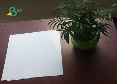 Το χρώμιο ξύλινου πολτού έντυσε στιλπνό SGS FDA χαρτιού Cardpaper Couche κ.λπ.