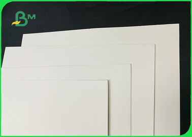 200gsm 250 στιλπνός δίπλευρος ντυμένος λευκός πίνακας ξύλινου πολτού GSM καθαρός για την κάλυψη βιβλίων