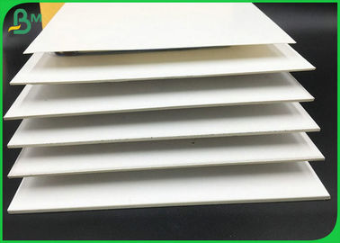 Στιλπνό 1.5MM άσπρο χαρτόνι για το χρωματίζοντας πίνακα βιομηχανίας ιματισμού