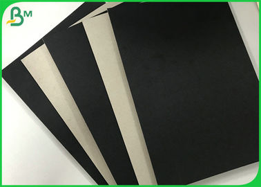 Πτυσσόμενη γκρίζα πλάτη εγγράφου χαρτονιού 1.2mm 1.5mm ενιαία μαύρη καλυμμένη για το κιβώτιο δώρων