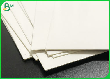 C1S ένα δευτερεύον στιλπνό άσπρο χαρτόνι 1mm 1.5mm διπλά άσπρα πίσω φύλλα πινάκων