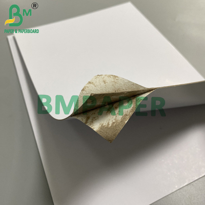 1mm 820gm 2 πλευρές Λευκό επικαλυμμένο στρωμένο χαρτί με γκρι μεσαίο διπλό χαρτί