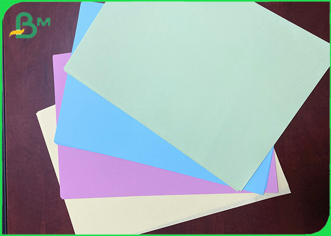 80gsm μπλε ρόδινο κιτρινοπράσινο έγγραφο χρώματος του Μπρίστολ για την ξύλινη ελεύθερη εκτύπωση όφσετ