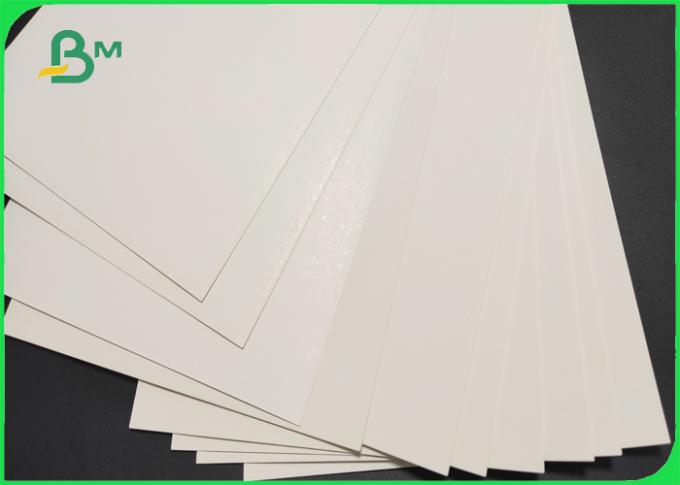 ντυμένος διπλώνοντας boxboard