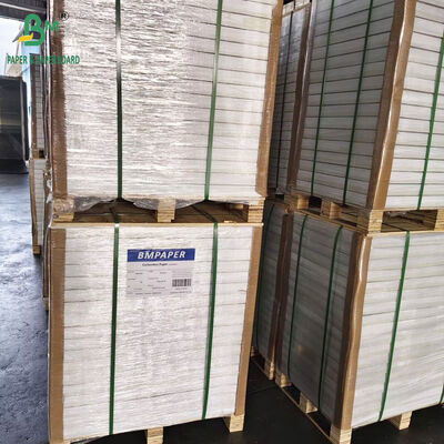 Πολύχρωμο χαρτί αυτογραφίας 55gsm 60gsm NCR 650mm X 920mm Μαύρη εικόνα