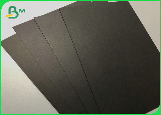 Ανθεκτικότητα σε υγρασία 350gm Μαύρο χαρτόνι Ανακυκλώσιμα ρούχα Ετικέτες υλικό