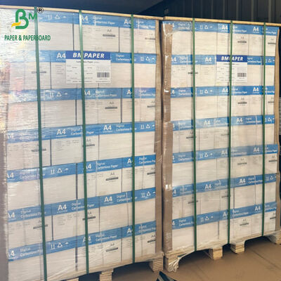 Χαρτί αντιγράφου ψηφιακής εκτύπωσης NCR με μαύρο μελάνι 60gsm 70gsm 80gsm Φύλλα χωρίς στοίβαξη